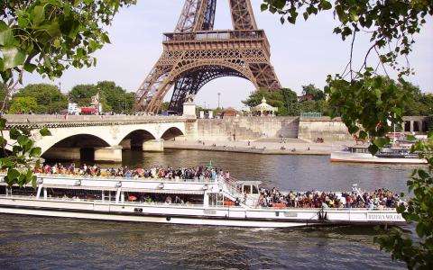 Croisières sur la Seine, Paris se dévoile au fil de l'eau